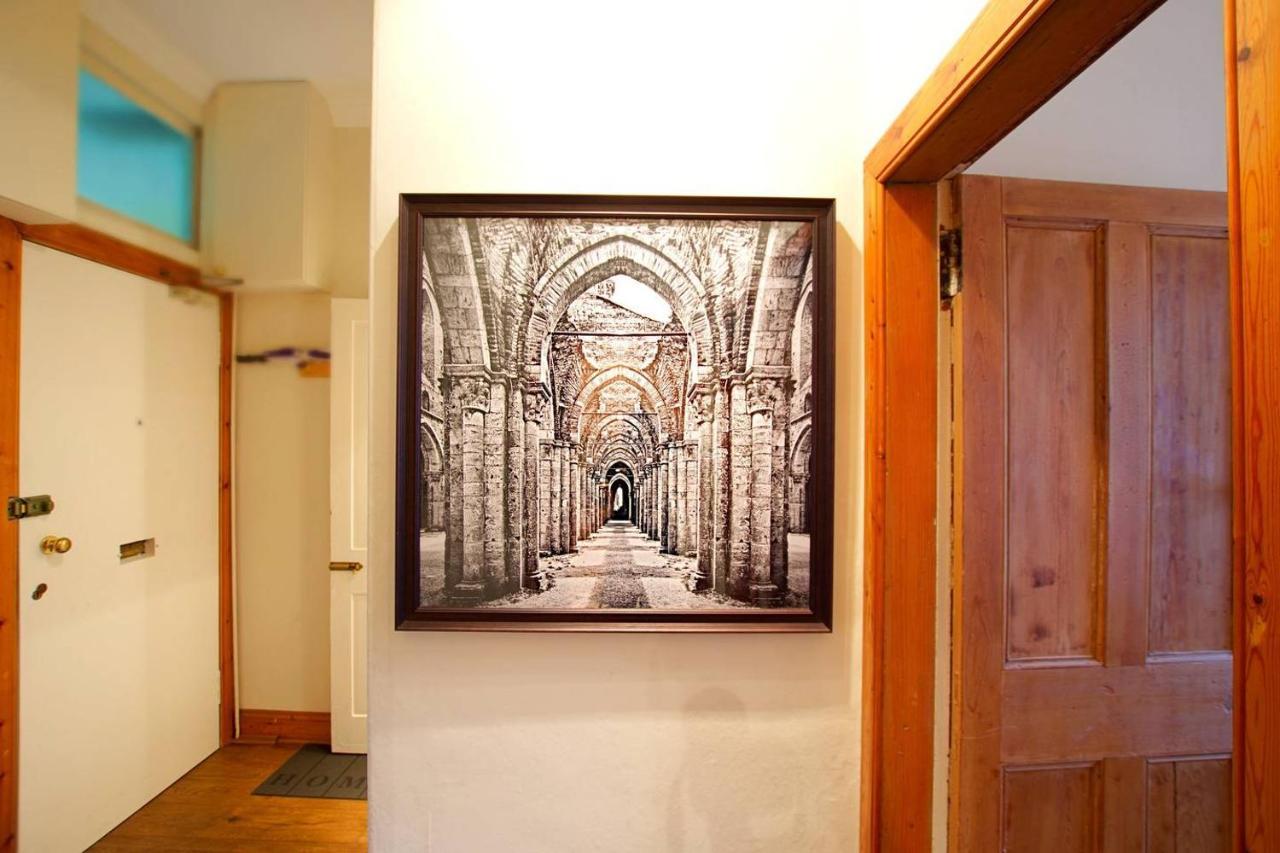 Joivy Classic Apt With Castle Views In Old Town EDI Eksteriør billede